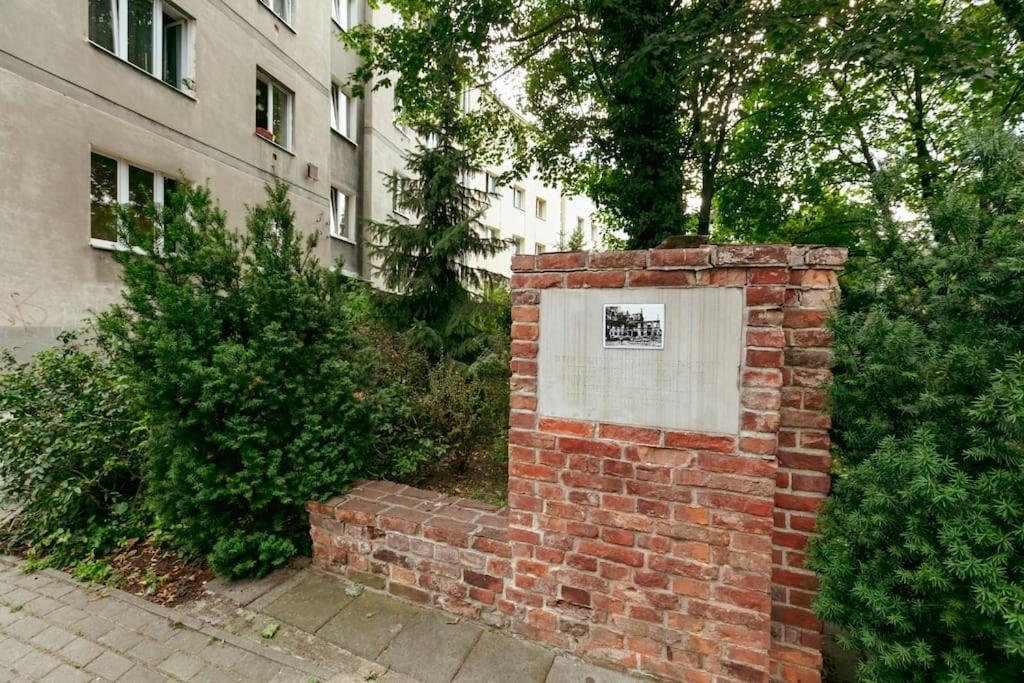 Retro Vibe In The Green District Of Warsaw Exterior photo